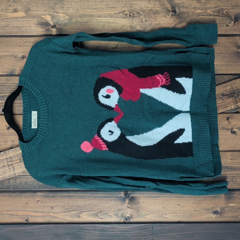 Hollister Vintage Sweater Penguins Kissing GUC Size S